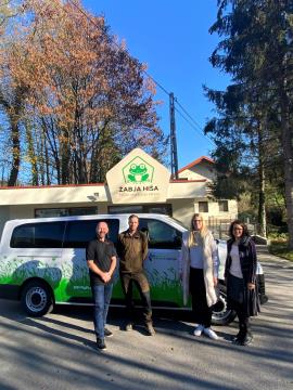 Nov električni kombi za prevoz potnikov